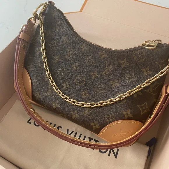 Authentic Louis Vuitton Boulogne PM Handbag - Picture 5 of 12